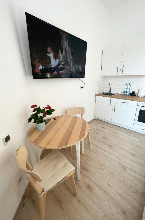 White Apartments - Free Parking Катовице Экстерьер фото