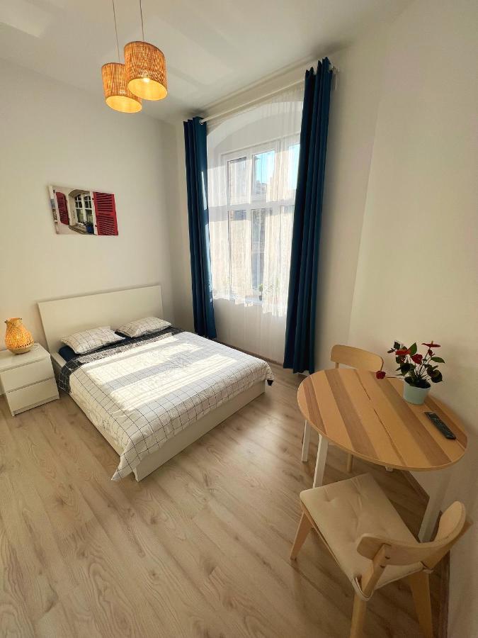 White Apartments - Free Parking Катовице Экстерьер фото